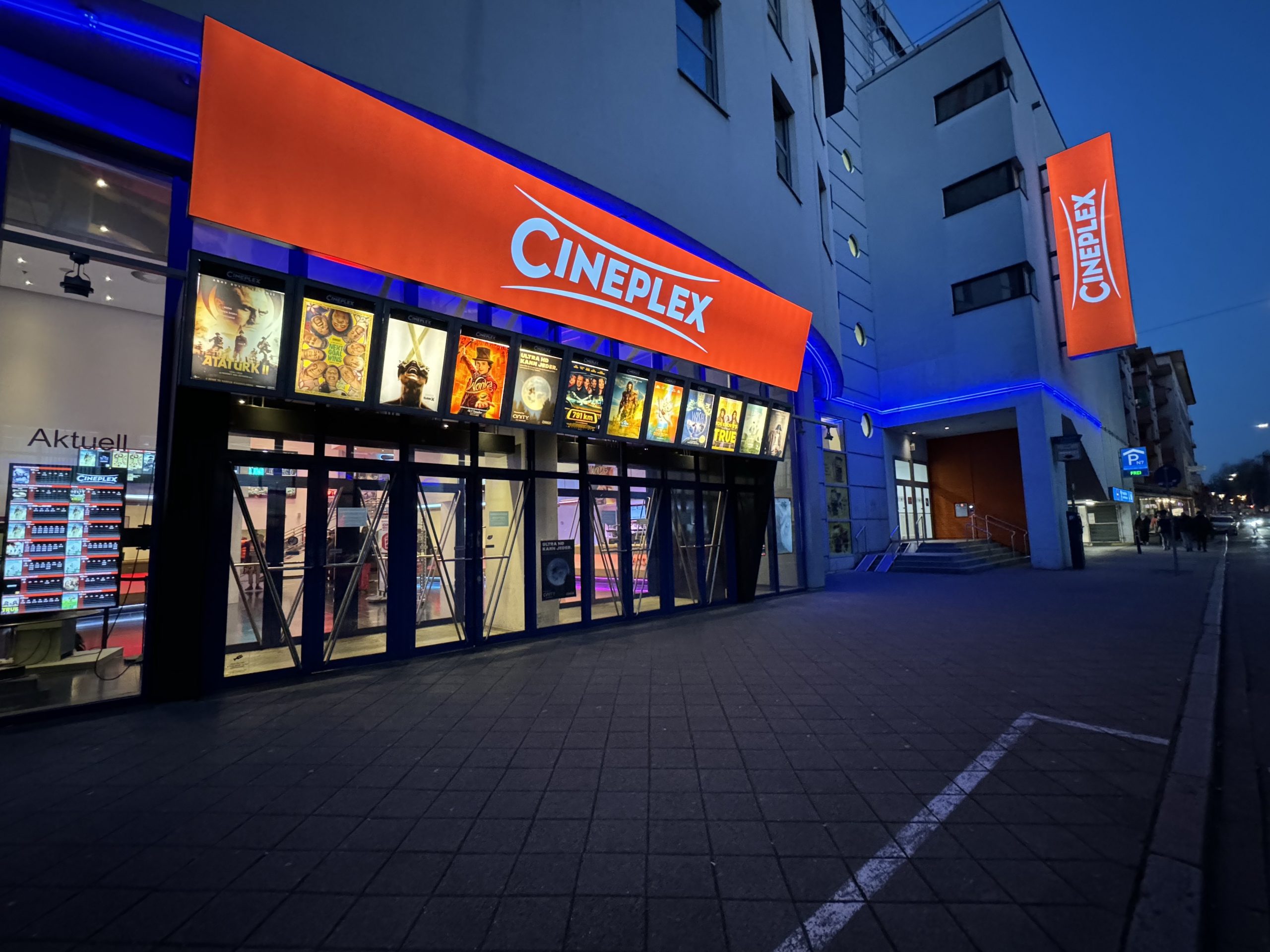 Außenansicht des Cineplex in Mannheim.